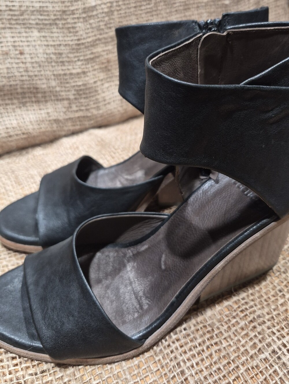 COCLICO Black Leather Aster Chunky Heel  Sandals with Ankle Cuff 36.5